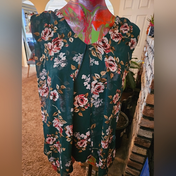 Women's Adele & May Turquoise Floral Sleeveless Blouse - Picture 2 of 4